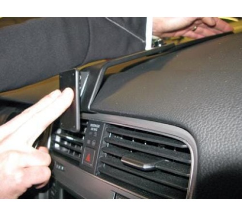 Proclip Volkswagen Golf VII 13-20 Center - heavy duty