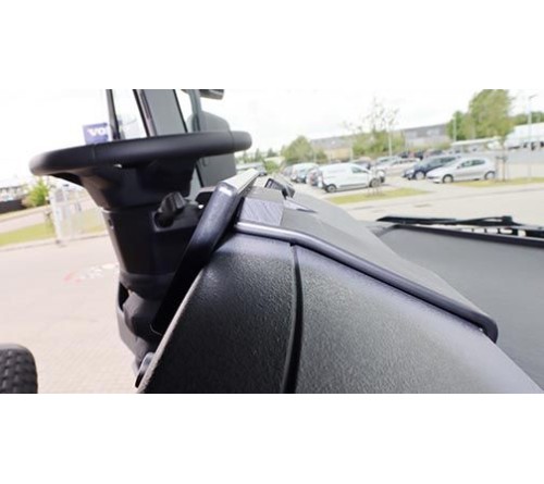 Proclip Renault T-series 23- Center mount - Heavy Duty