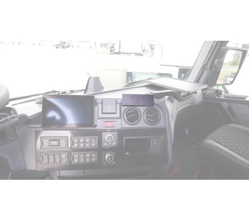 Proclip Renault T-series 23- Center mount - Heavy Duty