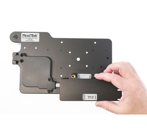 Brodit USB-C Hub with PD 100W and 1000Mbps Ethernet.