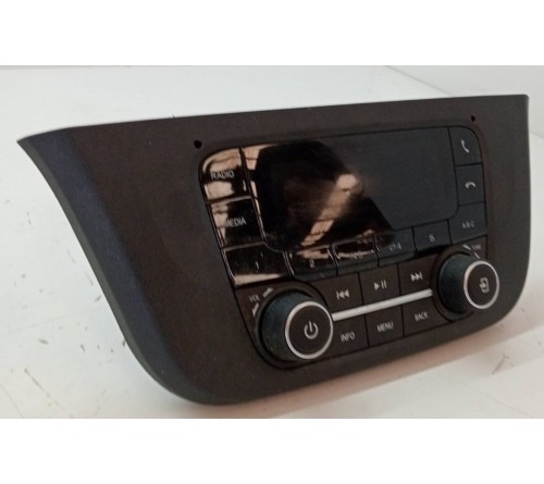 ST.W.BED. Iveco Daily 19- open dash  OEM DAB  Pioneer