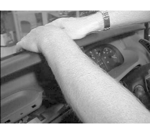 Proclip Opel Vivaro/Renault Trafic 02-10 Center mount RHD