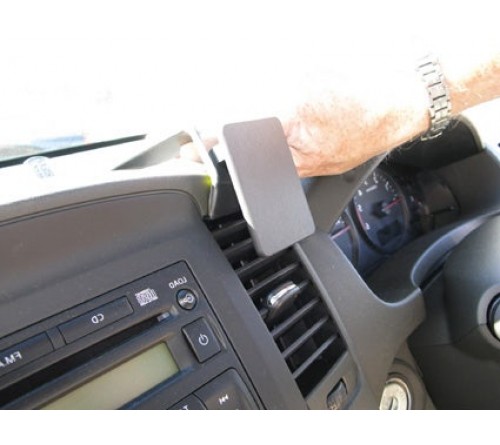 Proclip Nissan King Cab/ Navara 11-15 Center mount RHD