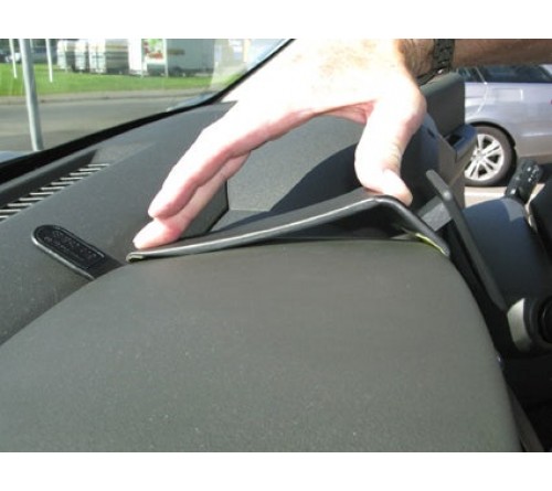 Proclip Nissan King Cab/ Navara 11-15 Center mount RHD