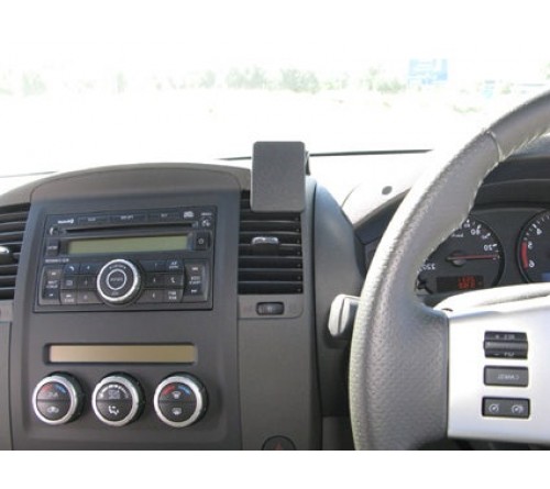 Proclip Nissan King Cab/ Navara 11-15 Center mount RHD