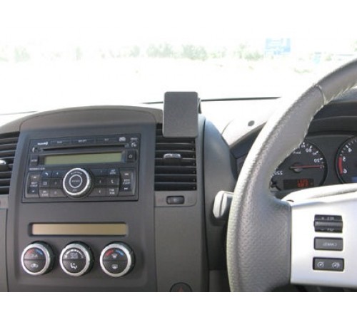Proclip Nissan King Cab/ Navara 11-15 Center mount RHD