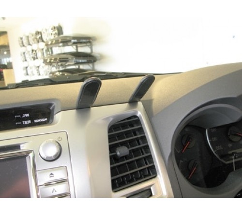 Proclip Toyota HiLux 12-16 Center RHD