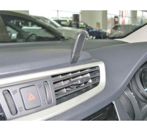 Proclip Nissan Qashqai 14-21 Center mount RHD