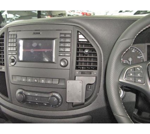 Proclip RHD Mercedes Benz Vito 2015- Center mount