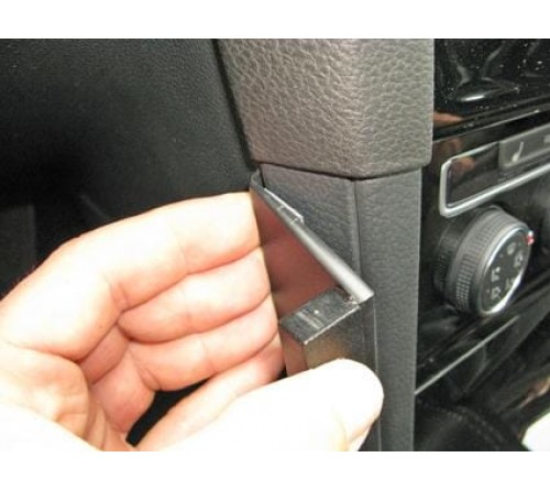 Proclip VW Golf VII 2013- angled RHD