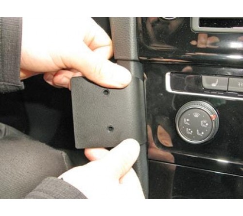 Proclip VW Golf VII 2013- angled RHD