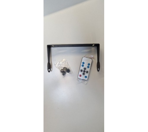 m-use opbouw monitor 7" AHD split screen 4x AV 12/24V 4-pin