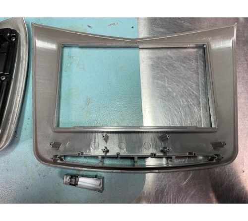 2-DIN frame Lancia Delta 09-14  zonder OEM Navi zilverkleur