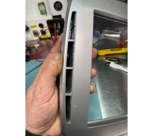 2-DIN frame Lancia Delta 09-14  zonder OEM Navi zilverkleur