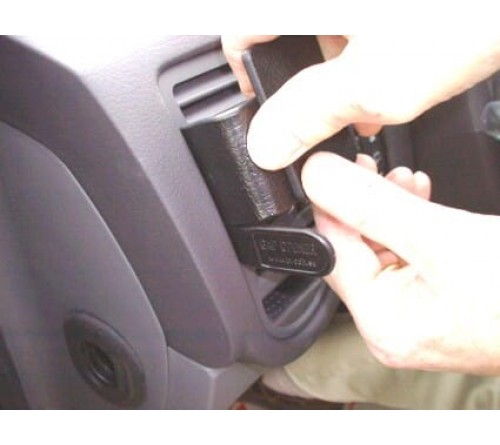 Proclip Kia Carnival 02-05 Left mount