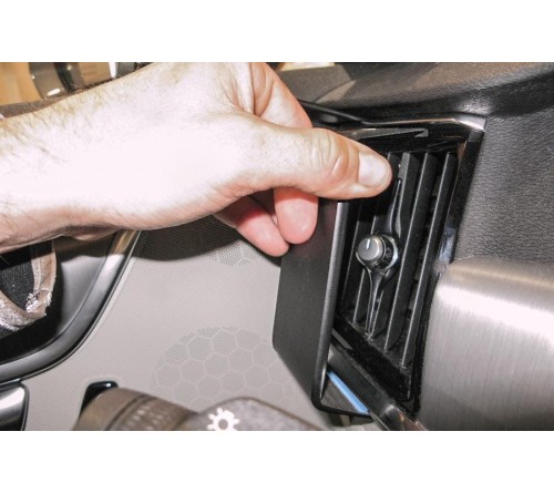 Proclip Volvo S90/ V90 17- left mount