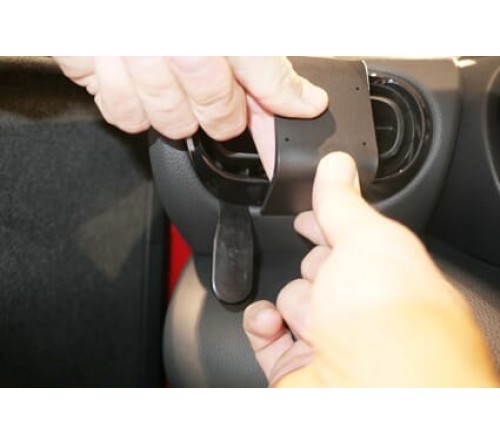 Proclip Toyota Yaris 21-/ Yaris Cross 20- Left mount