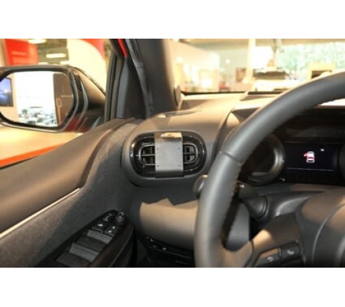 Proclip Toyota Yaris 21-/ Yaris Cross 20- Left mount