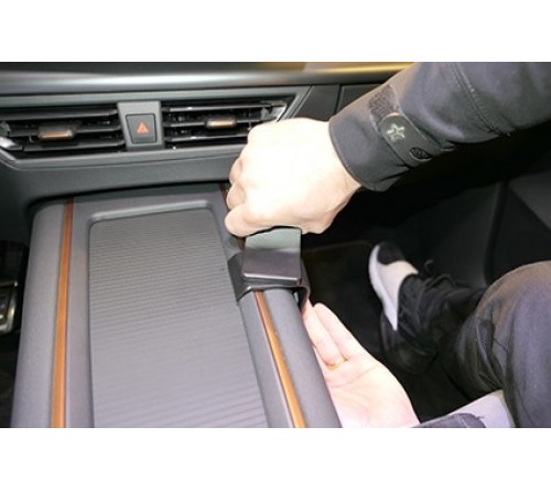 Proclip Seat Born 22-24 Console mount