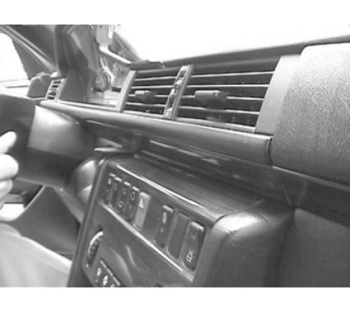 Proclip Mercedes W124 86-94 (200-500E) Center mount