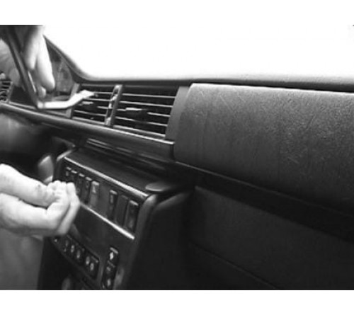 Proclip Mercedes Benz 124 (200-500E) 86-94 Angled mount