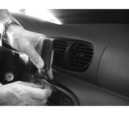 Proclip Hyundai Accent 95-99 Center mount