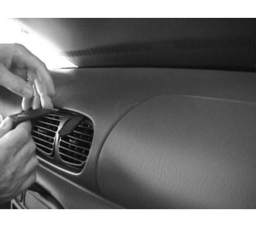 Proclip Hyundai Accent 95-99 Center mount