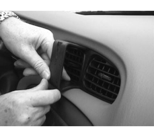 Proclip Hyundai Elantra 96-00 Center mount