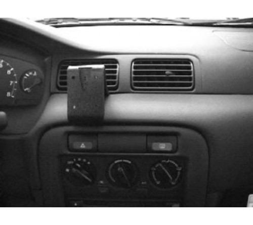Proclip Nissan Sentra 95-99/200 SX 95-99 Center mount
