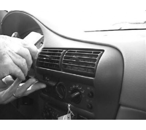 Proclip Chevrolet Cavalier 95-05 Center mount