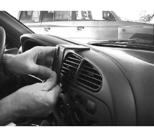 Proclip Mitsubishi Lancer 96-03/Colt 96-04 Center mount