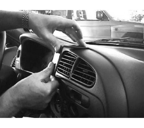 Proclip Mitsubishi Lancer 96-03/Colt 96-04 Center mount