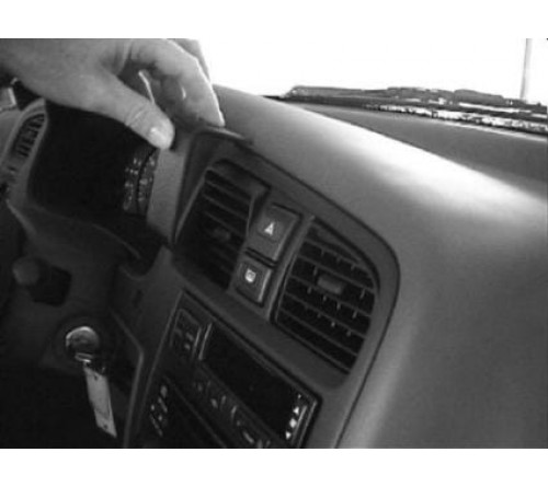 Proclip Nissan Primera 96-99 Center mount ONLY P10E&W10