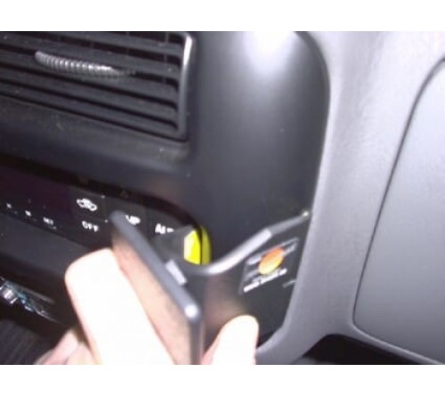 Proclip Mitsubishi L 200 97-05 Angled mount