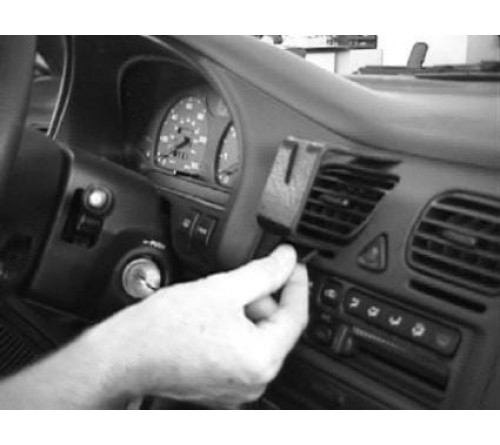 Proclip Subaru Legacy/Outback 95-99 USA Center mount