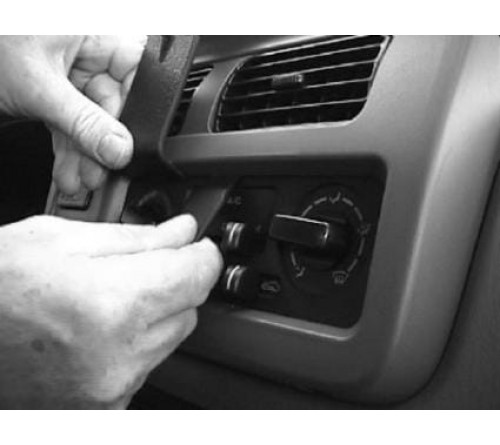 Proclip Nissan Frontier 98-01 Center mount