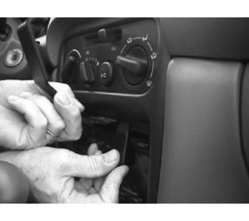 Proclip Chevrolet/GEO Prizm 98-02 Center mount