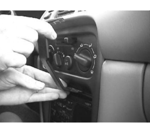 Proclip Chevrolet/GEO Prizm 98-02 Center mount