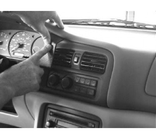 Proclip Mazda 626 98-02 Center mount