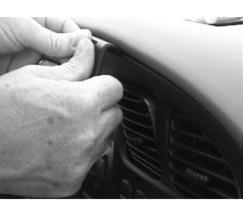 Proclip Kia Sephia/Shuma 98-00 Center mount