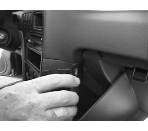 Proclip Kia Sephia/Shuma 98-00 Angled mount