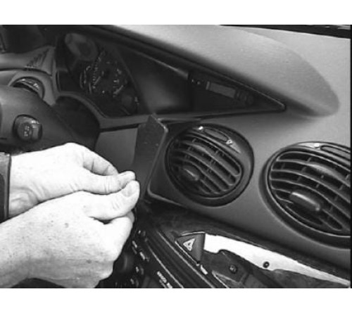 Proclip Ford Focus 99-04 - Center mount