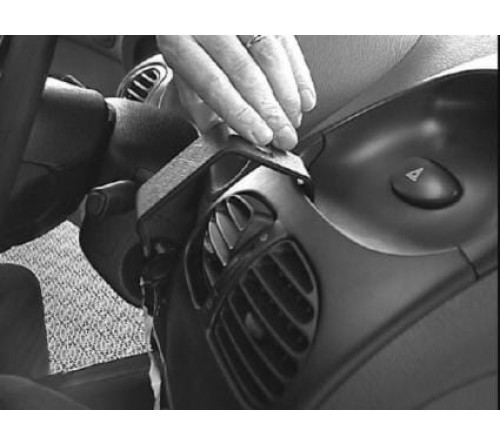 Proclip Peugeot 206 99-08 Center mount