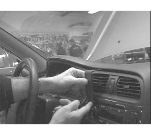 Proclip Subaru Legacy/Outback 99-03 Center mount