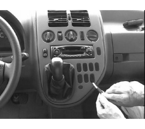 Proclip Mercedes Vito 99-03 Angled mount