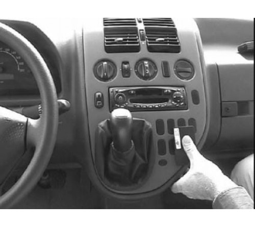 Proclip Mercedes Vito 99-03 Angled mount