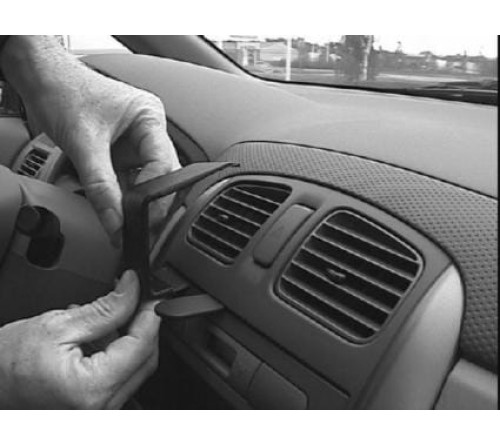 Proclip Mazda Premacy 00-04 Center mount