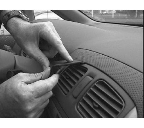 Proclip Mazda Premacy 00-04 Center mount