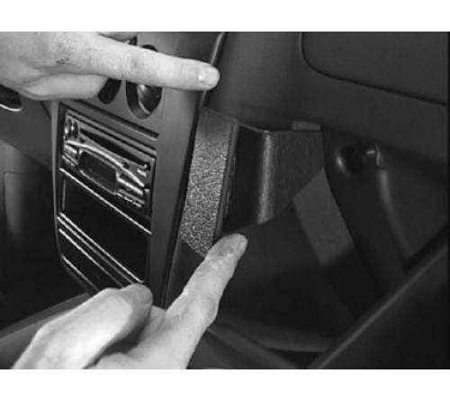 Proclip Daewoo Nubira 00-03 Angled mount