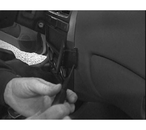 Proclip Hyundai Accent 00-05 Angled mount